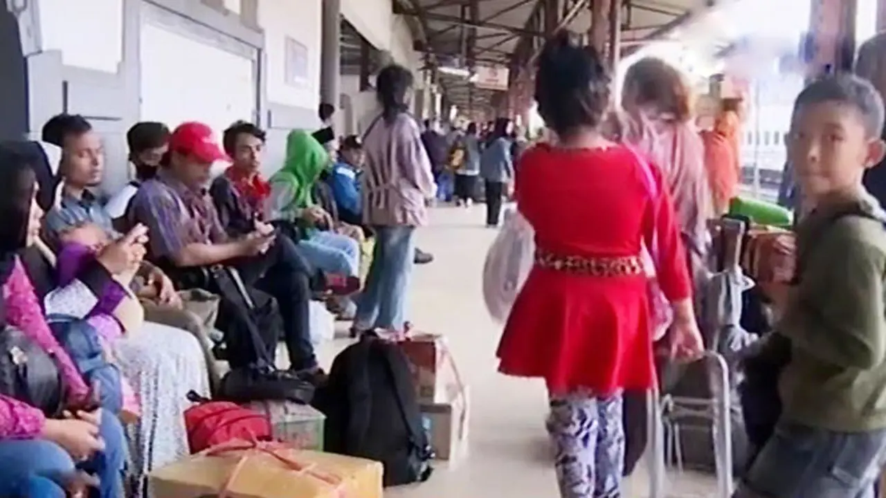 20150708-Mudik Stasiun Senen-Jakarta