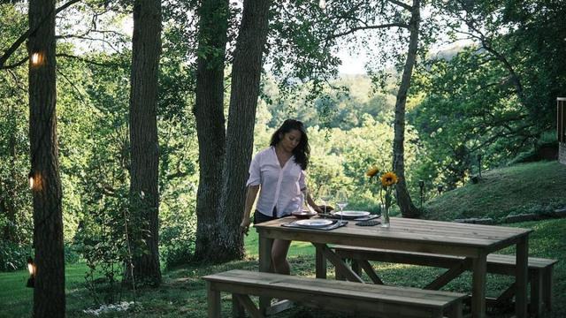 Halaman Rumah Anggun C Sasmi