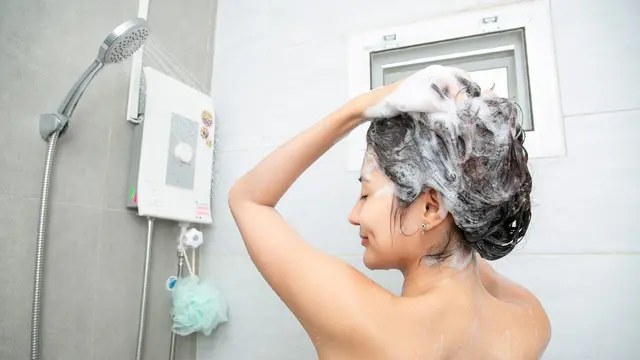12 Tips Mengatasi Rambut Rusak Lewat Perawatan Praktis yang Bisa Dilakukan di Rumah