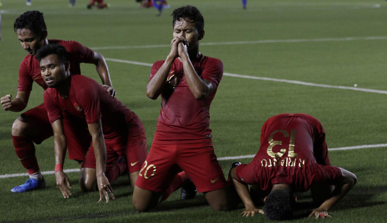 Gelandang Timnas Indonesia U-22, Osvaldo Haay, merayakan gol yang dicetaknya ke gawang Thailand pada laga SEA Games 2019 di Stadion Rizal Memorial, Manila, Selasa (26/11). Indonesia menang 2-0 atas Thailand. (Bola.com/M Iqbal Ichsan)