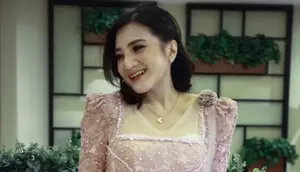 Model Kebaya Kiki Amalia (Instagram kikiamaliaworld)
