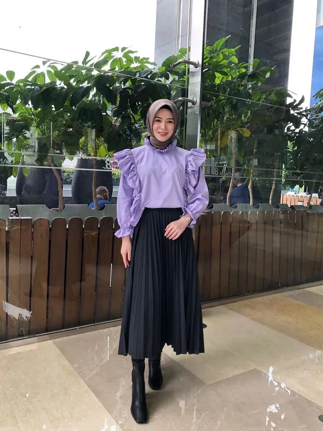 6 Gaya Berhijab Ayana Moon yang Kalem dan Estetis, Siap Jadi Inspirasi Pakaian Bulan Ramadan