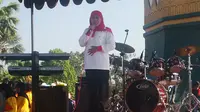 Mensos Khofifah pada acara Hari Anak Nasional 2015 di Surabaya (Liputan6.com/Dian Kurniawan)