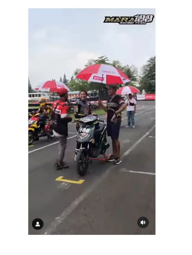 8 Potret Raya Kitty di Ajang Balap OnePrix Seri 3, Curi Perhatian
