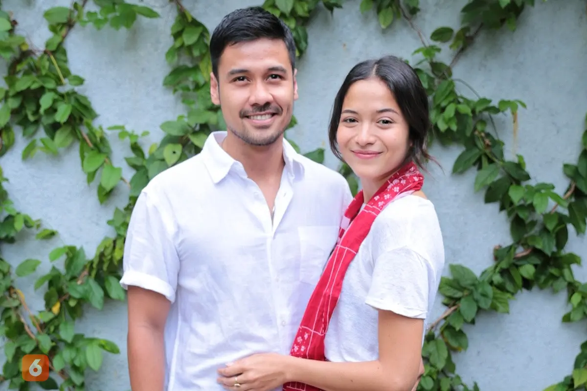 [Bintang] Chicco Jerikho dan Putri Marino
