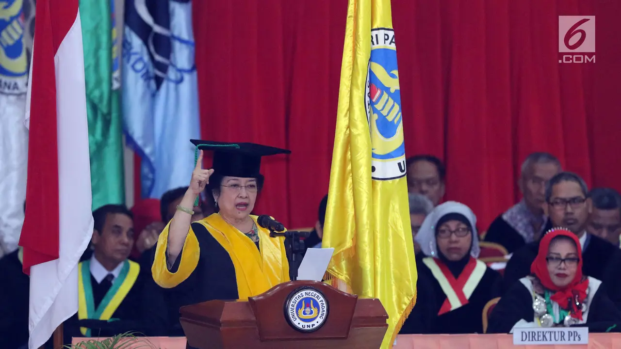 Megawat Dapat Gelar Doktor Kehormatan Bidang Politik Pendidikan