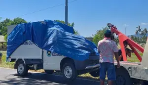 Hindari Motor, Mobil MBG Tabrak Truk hingga 1 Tewas