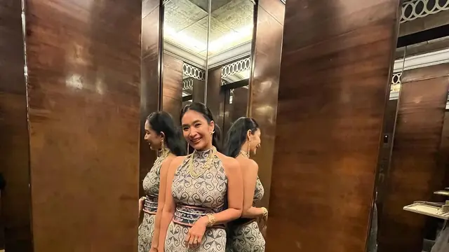 Wajahnya Awet Muda, Intip Potret Cantik Happy Salma saat Kenakan Gaun Batik Panjang