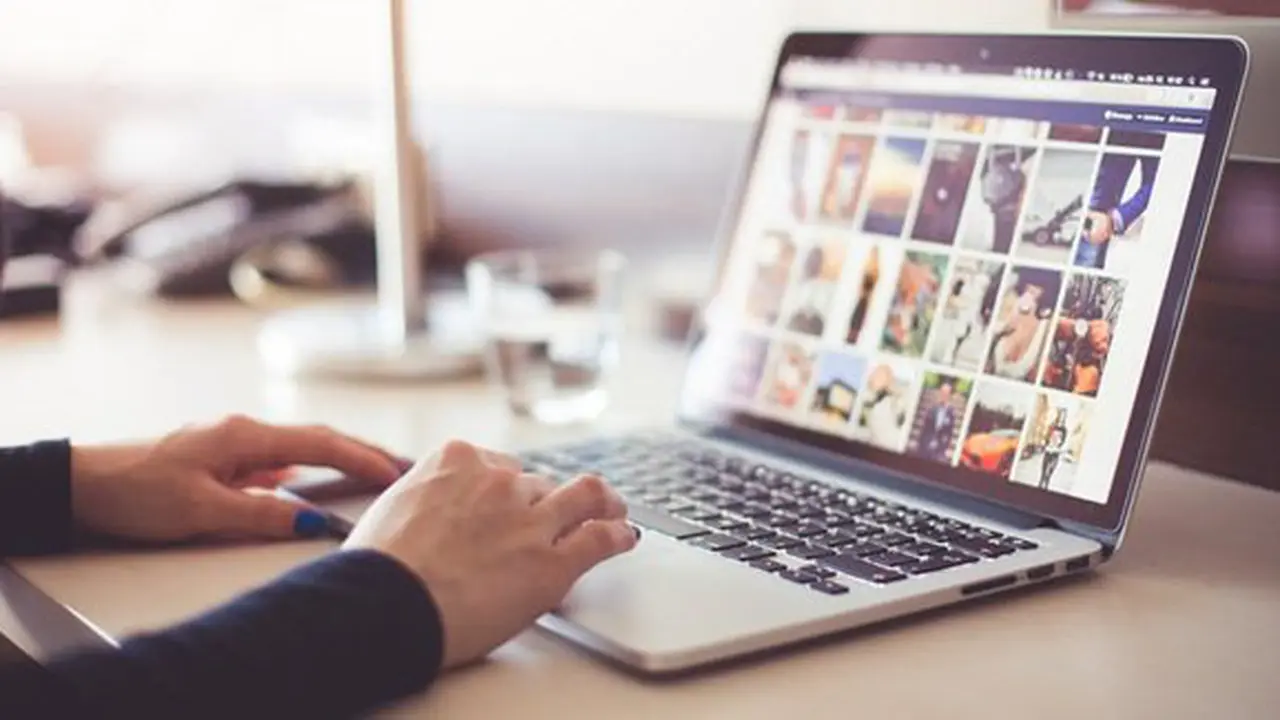 Cara mengirim email ke media/copyright Pexels.com