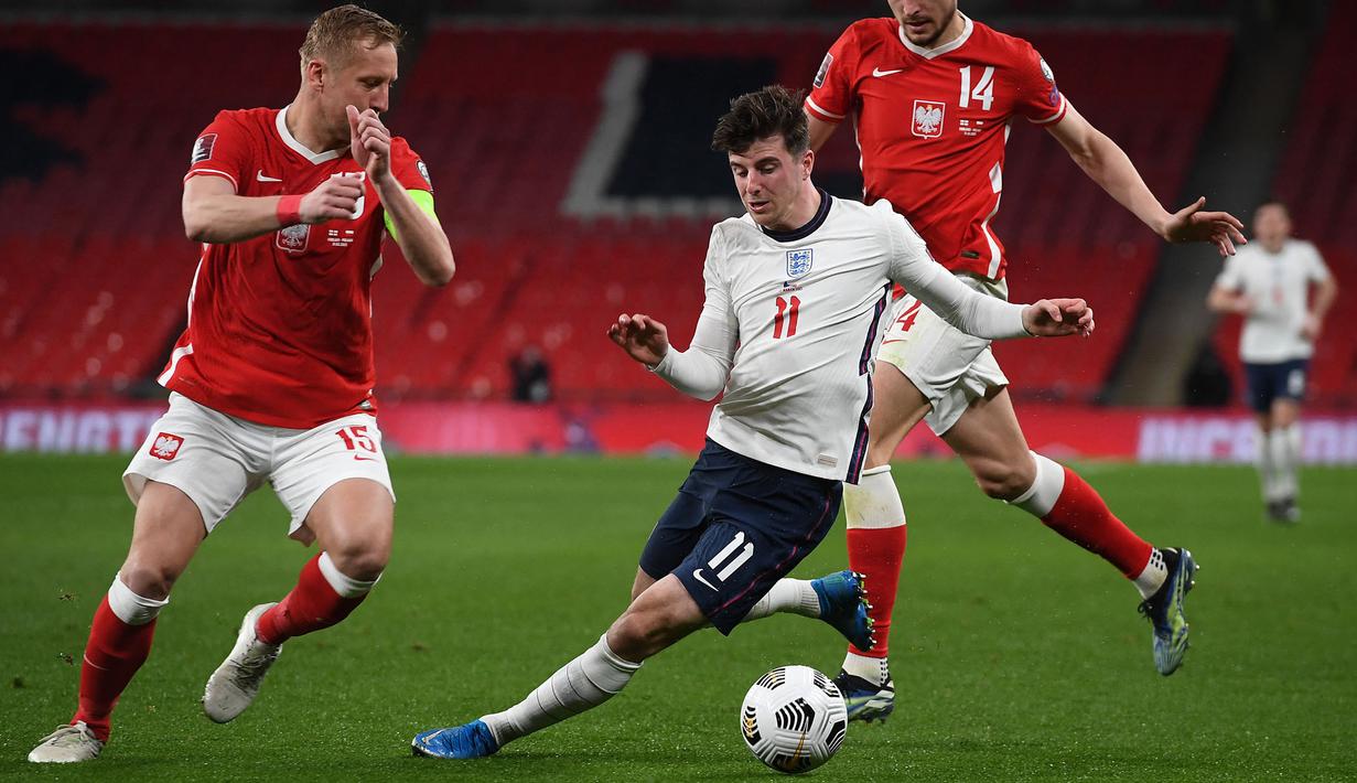 Mason Mount - Pemberi umpan gol Kai Havertz di final Liga Champion juga masuk dalam pemain muda yang akan ujuk gigi di perhelatan Euro 2020 (Euro 2021) ini. Pemain berumur 22 tahun ini mampu melesatkan 9 gol dan 9 assist dalam 54 kali pertandingan bersama The Blues. (Foto: AFP/Pool/Andy Rain)