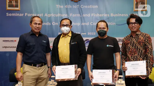 Solusi IoT dalam Menerapkan Model Bisnis Bagi Peternak dan Petani