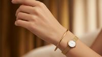 Gelang Berapa Gram yang Cocok Dipadukan dengan Jam Tangan (created by AI)