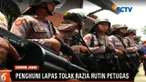 Kerusuhan berawal saat petugas lapas Kesambi menggelar razia rutin di seluruh blok  Lapas Kelas I Kesambi.