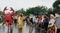 Jelang ritual Bau Nyale, warga Lombok Tengah gelar Karnaval dengan kostum biota laut