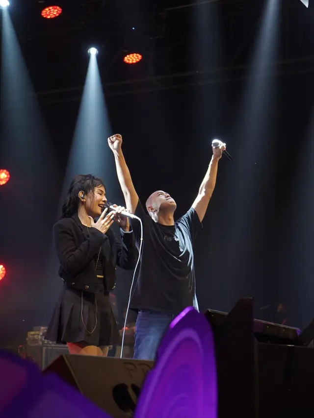 6 Potret Harmonis Keluarga Pandji Pragiwaksono dan Gamila Arief yang Jarang Tersorot