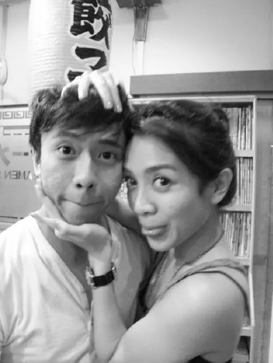 Tak hanya itu, banyak yang mengira jika pasangan ini masih pacaran. Padahal mereka sudah menikah selama 8 tahun. (Foto: instagram.com/arielnidji)