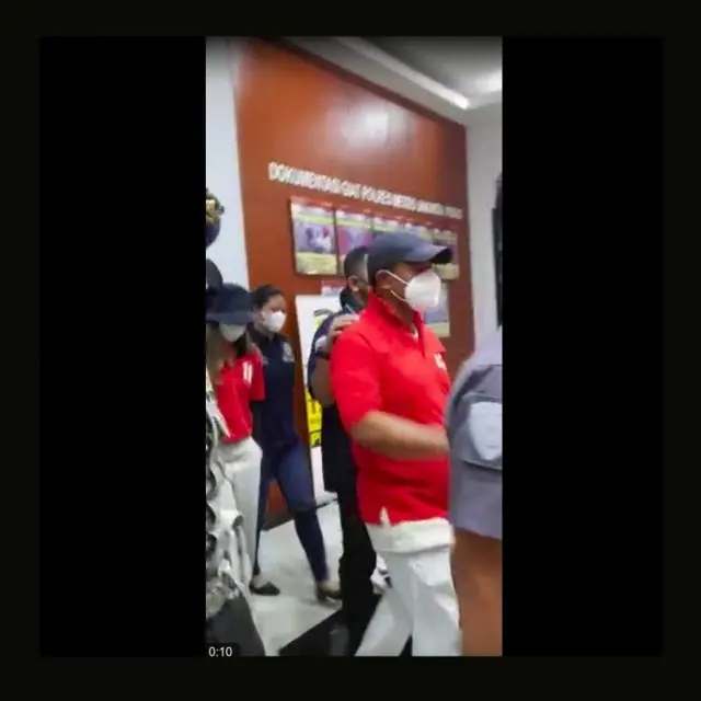 7 Potret Nia Ramadhani dan Ardi Bakrie Pakai Baju Tahanan saat Pemeriksaan