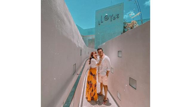 6 Gaya Liburan Kesha Ratuliu di Bali, Mesra Bareng Pacar