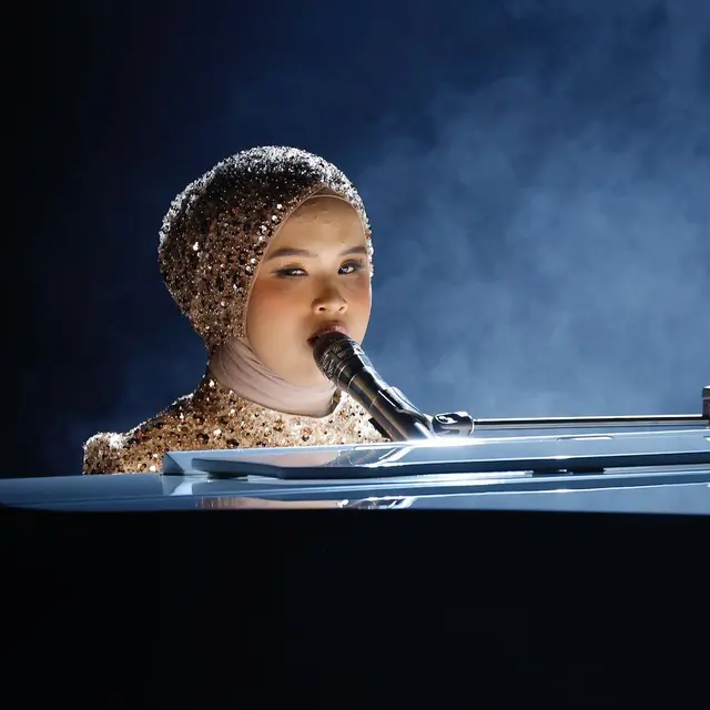 Raih Juara 4, Intip 8 Potret Gaya Outfit Manggung Putri Ariani di AGT 2023