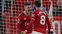 Striker Manchester United, Benjamin Sesko, mencetak satu gol ke gawang Brentford pada lanjutan Liga Inggris 2025/2026 di Old Trafford, Selasa (28/4/2026) dini hari WIB. (Darren Staples / AFP)