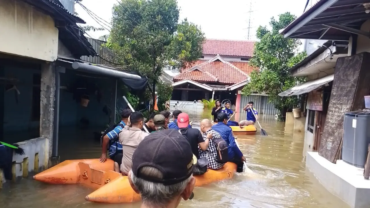 Banjir setinggi 1,4 meter rendam puluhan rumah di Cipondoh Kota Tangerang