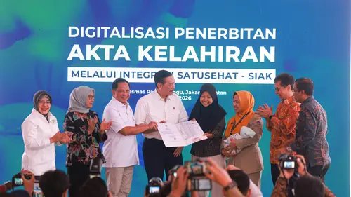 Peluncuran integrasi layanan digital melalui integrasi SATUSEHAT dan Sistem Informasi Administrasi Kependudukan (SIAK) untuk mempermudah penerbitan akta kelahiran. (Foto: Dok Kemenkes)