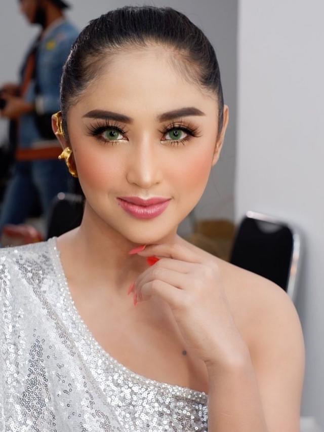 Dewi Perssik. (Foto: Instagram @dewiperssikreal)