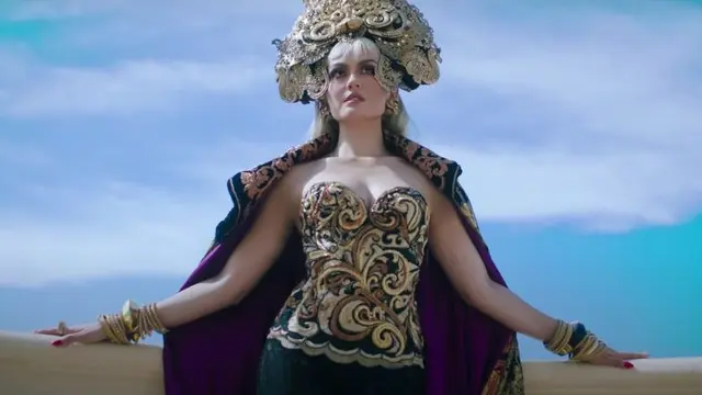 6 Potret Agnez Mo Jadi Karakter Novel Grafis dengan Kostum Motif Batik, Tuai Pujian