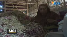 Membludaknya pasokan bawang yang tak diimbangi dengan kebutuhan pasar menjadikan bawang merah lokal tak sexy.