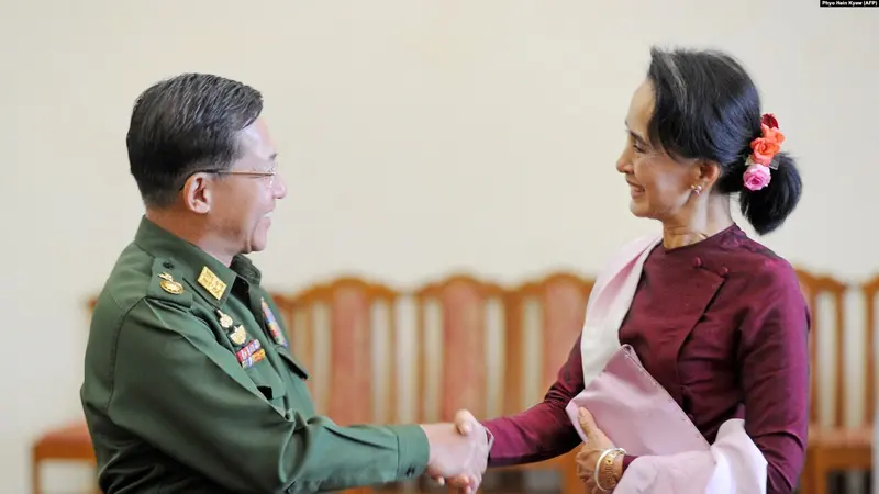 Panglima militer Myanmar Jenderal Min Aung dan pemimpin partai Liga Nasional untuk Demokrasi (NLD) Aung San Suu Kyi