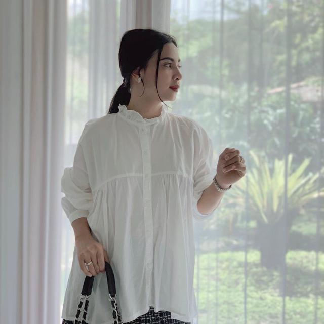 7 Pesona Hana Kartika, Istri Enji Baskoro yang Curi Perhatian