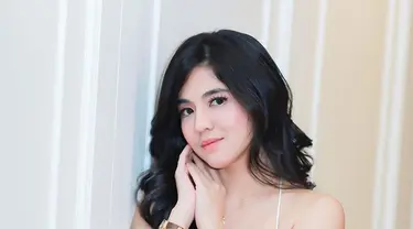 Nah, seperti ini potret terbaru Putri Una Astari Thamrin, yang lebih dikenal sebagai DJ Una  yang kini sedikit lebih berisi. (FOTO: instagram.com/putriuna)