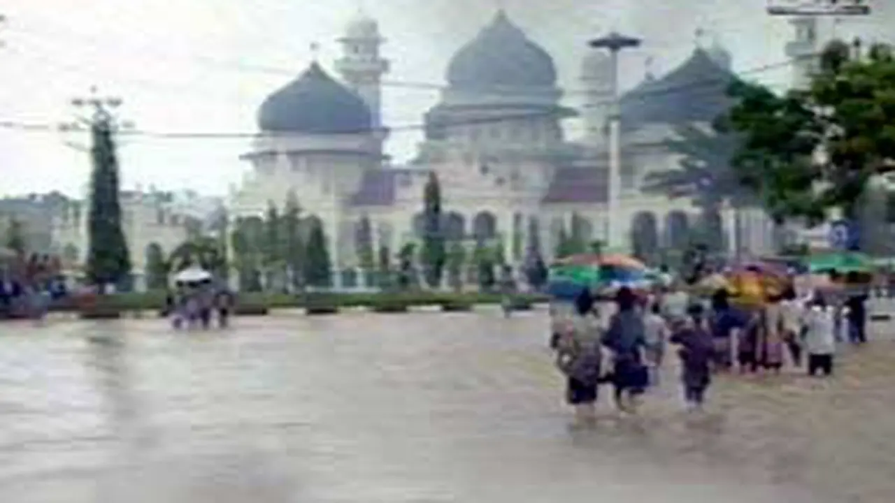 271100bBanjirAceh.jpg