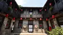 Hotel dengan karakteristik lokal di benteng kuno Guoyu, Yangcheng, Shanxi, China, Selasa (7/7/2020). Dibangun dan dikembangkan pada era Dinasti Ming dan Qing, kota kuno Guoyu dan situs bersejarah Dijicheng adalah kompleks benteng kuno yang khas di China utara. (Xinhua/Chai Ting)