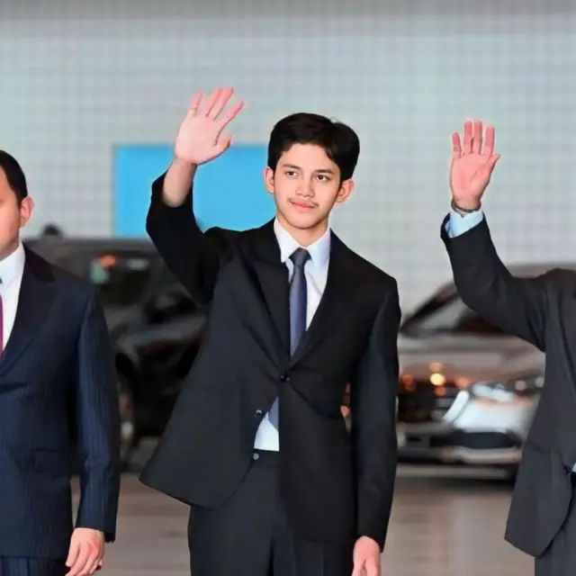 Potret Prince Wakeel, Adik Pangeran Mateen