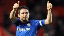 Selebrasi gelandang Chelsea, Frank Lampard setelah berakhirnya laga menghadapi Southampton pada putaran ketiga Piala FA 2012/2013 di St Mary's Stadium, Southampton (5/1/2013). Frank Lampard yang didatangkan Chelsea dari West Ham pada awal musim 2001/2002 dengan nilai transfer 16 juta euro, akhirnya dilepas gratis ke New York City di MLS pada awal musim 2014/2015. Selama 13 musim membela The Blues ia total bermain dalam 648 laga di semua ajang dengan torehan 211 gol dan 145 assist. (AFP/Olly Greenwood)