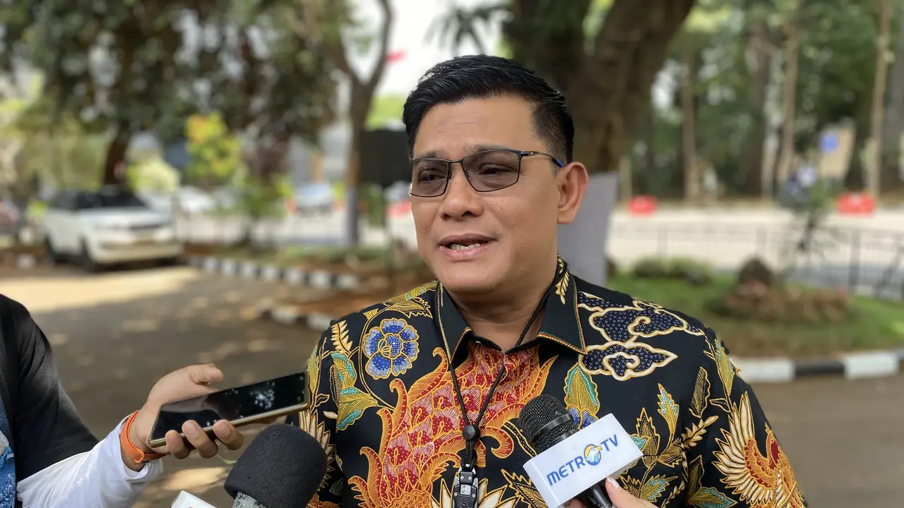 Dirreskrimsus Polda Metro Jaya Kombes Pol Ade Safri Simanjuntak berbicara soal pemeran pria dalam kasus produksi film porno.
