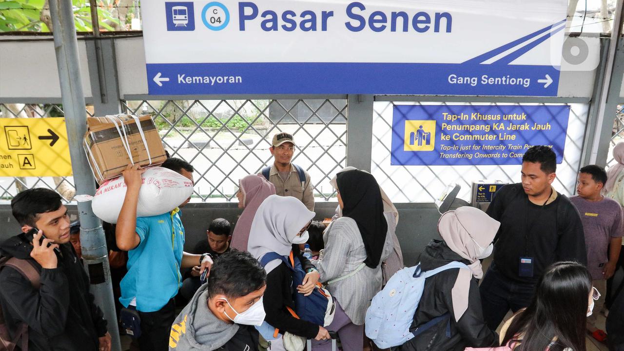 H-6 Lebaran, Stasiun Pasar Senen Jadi Titik Terpadat Mudik Kereta di Jakarta