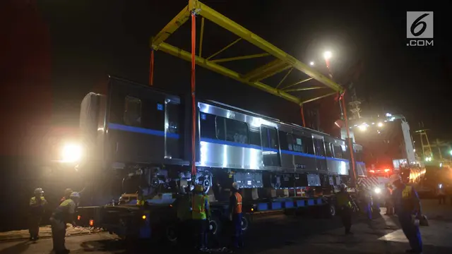 Dua Rangkaian Gerbong MRT Tiba di Jakarta