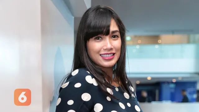 [Bintang] Ussy Sulistiawaty