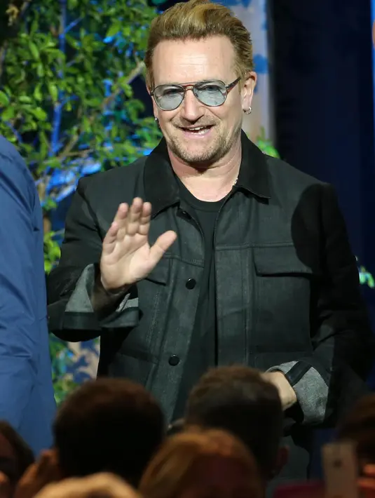 Seperti dikutip melalui The Independent.co.uk pelantun ‘With or Without You’ ini memang memiliki uang banyak berkat investasinya tersebut. Bono  membeli saham tersebut bersama teman-temannya dengan modal senilai US$86 juta. (Bintang/EPA)