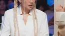 Rambut pirang Bunga Citra Lestari dikepang tipis bergaya afro yang bikin makin terlihat artsy [@itsmebcl]