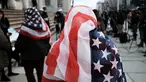 Sejumlah wanita merayakan Hari Hijab Sedunia di Balai Kota, New York, Rabu (1/2).Peringatan yang dimulai pada 2013 lalu ini mengajak seluruh wanita, baik muslim atau nonmuslim untuk mengenakan hijab selama satu hari. (Spencer Platt / Getty Images / AFP)