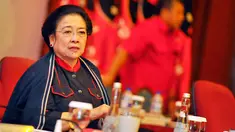 Ketua Umum PDI Perjuangan (PDIP) Megawati Sukarnoputri  juga melaksanakan Upacara Kemerdekaan RI yang ke 69 di kantor DPP PDIP.