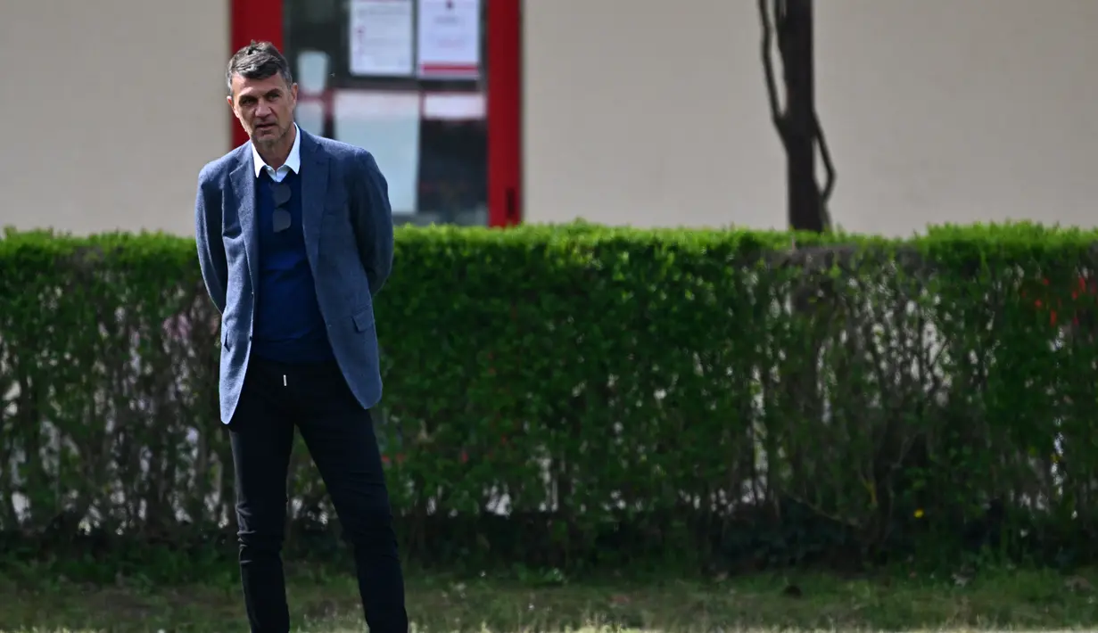 Pemecatan Maldini dan Massara langsung membuat bingung sejumlah pemain Milan, terutama Leao. (AFP/Gabriel Bouys)