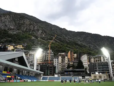 Suasana latihan timnas Prancis di stadion Nasional di Andorra La Vella (10/6/2019). Prancis akan bertanding melawan timnas Andorra pada grup H Kualifikasi Piala Eropa 2020 di Estadi Nacional d'Andorra. (AFP Photo/Franck Fife)