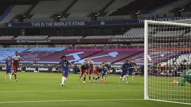FOTO: Chelsea Tumbang di Markas West Ham United