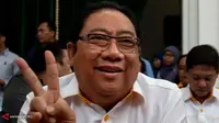 Cagub Jabar Yance Menyapa Massa di Purwakarta