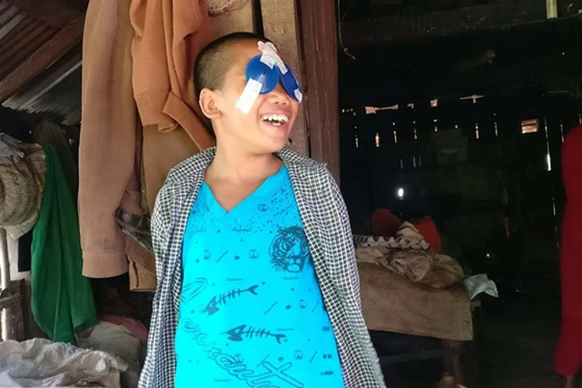 Momen Haru Bocah Bisa Melihat Lagi Setelah Operasi Katarak