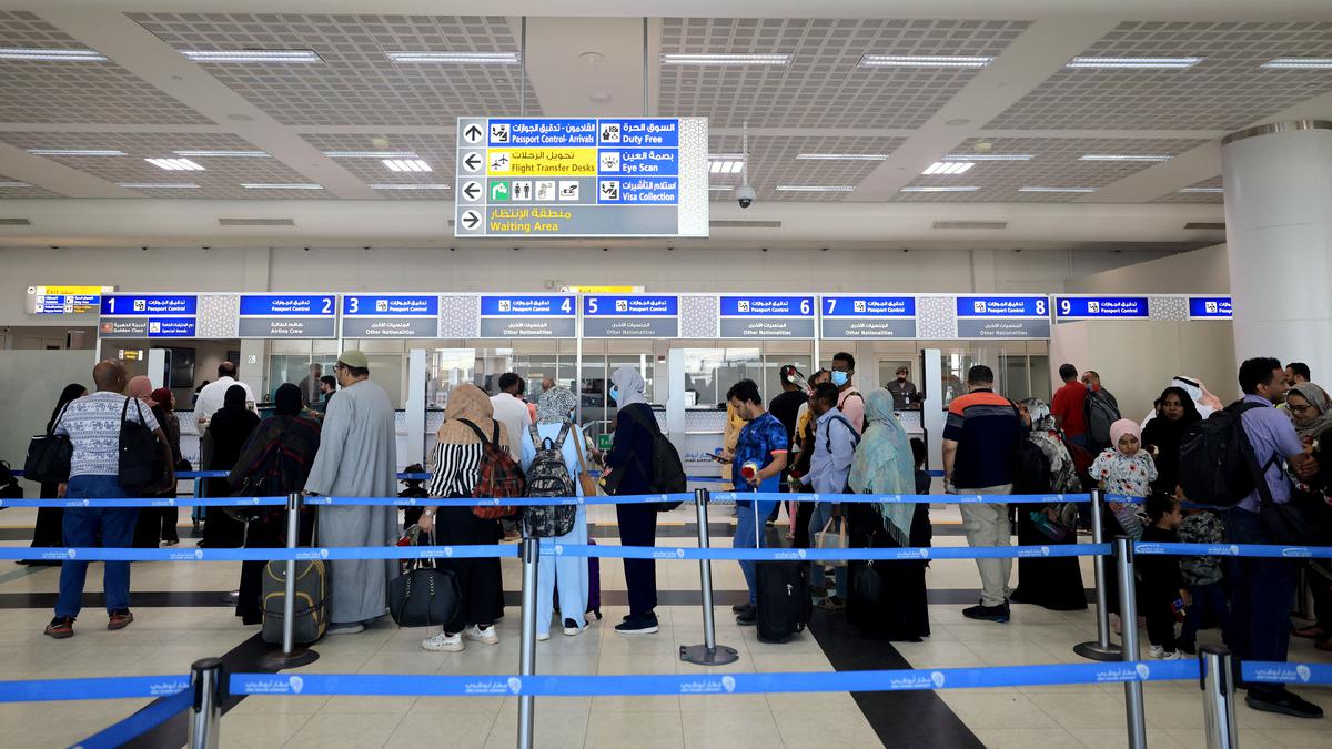 Top 3 Berita Hari Ini: Konflik Iran vs Israel dan AS Berisiko Menaikkan Harga Tiket Pesawat